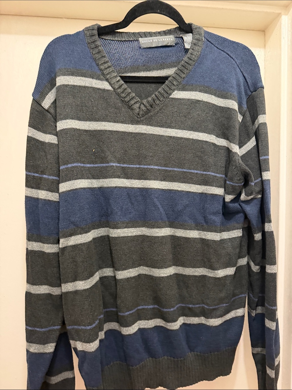 Oscar de la Renta Men's Striped V-Neck Sweater in Blue and Gray